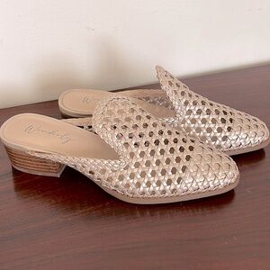 Wonderly Walker Woven Slip-on Mules, Size 6.5, NWT
